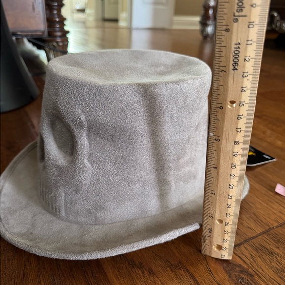 Spirit Skull Top Hat Gray - Picture 9 of 9